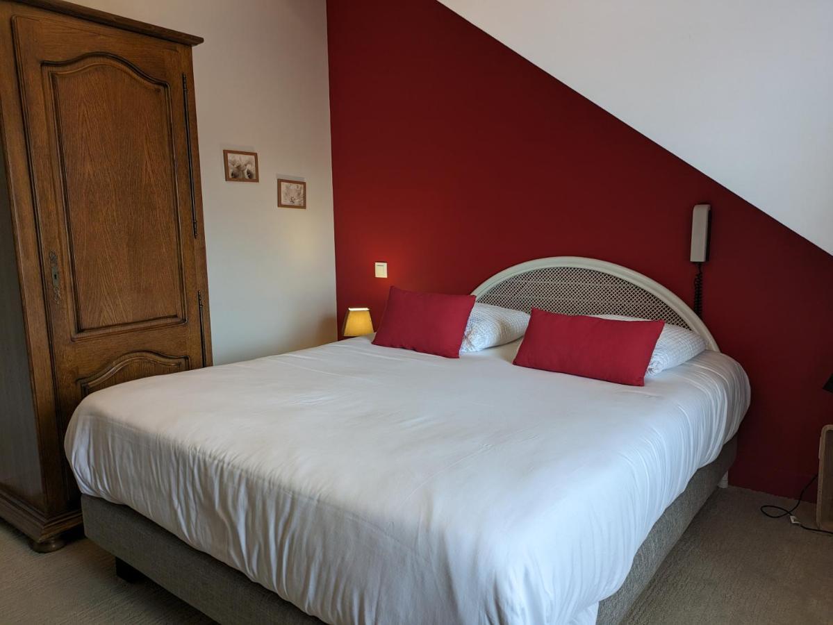 Logis Hotel Le Saint Florent Mont-pres-Chambord Екстер'єр фото