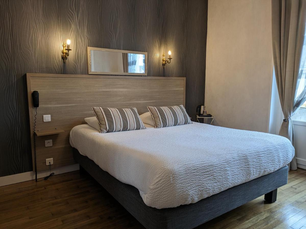 Logis Hotel Le Saint Florent Mont-pres-Chambord Екстер'єр фото