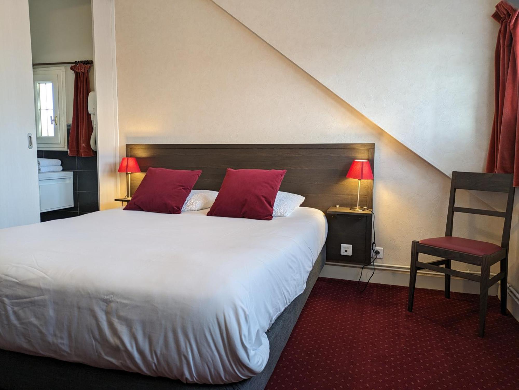 Logis Hotel Le Saint Florent Mont-pres-Chambord Екстер'єр фото