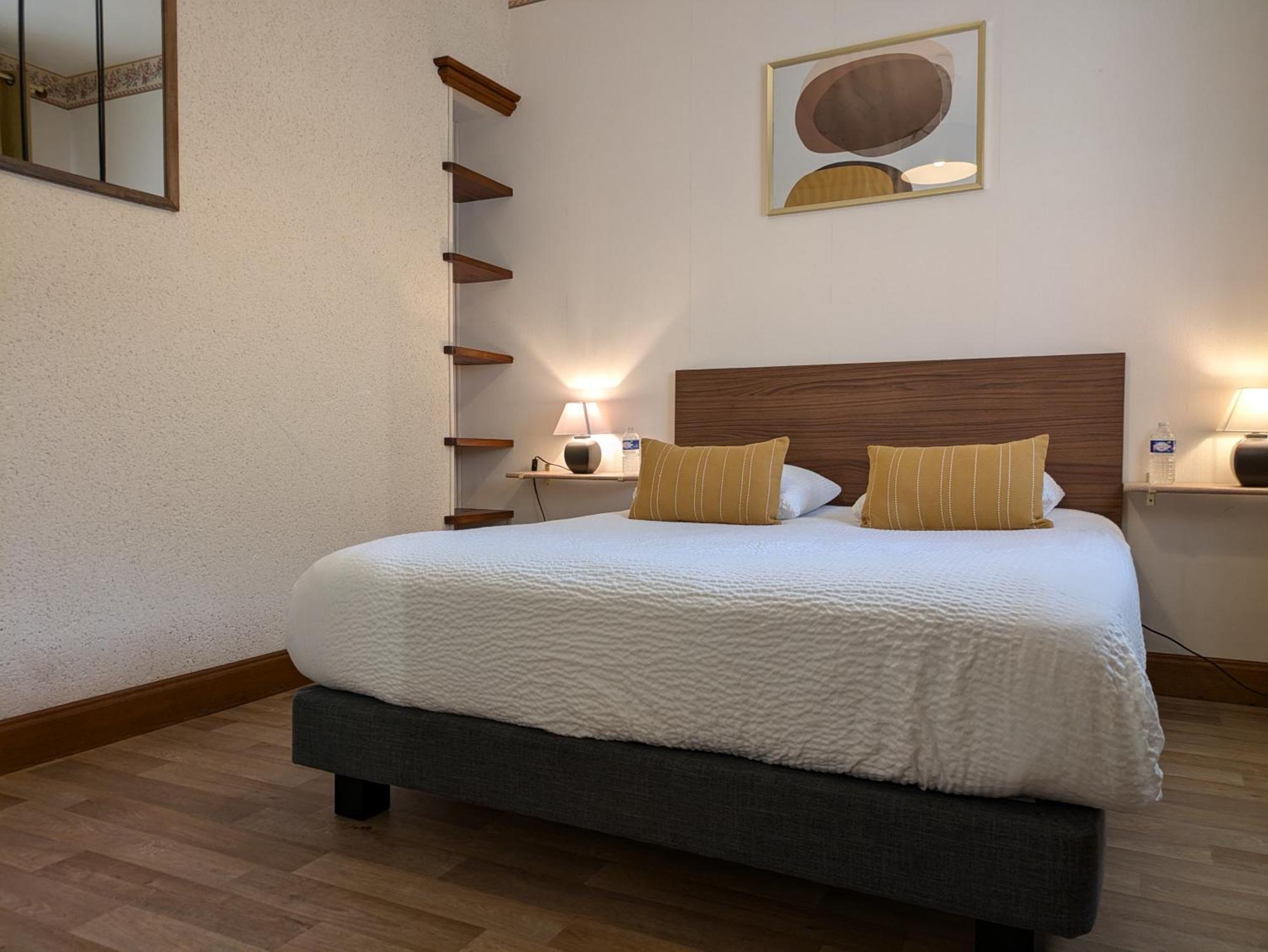 Logis Hotel Le Saint Florent Mont-pres-Chambord Екстер'єр фото