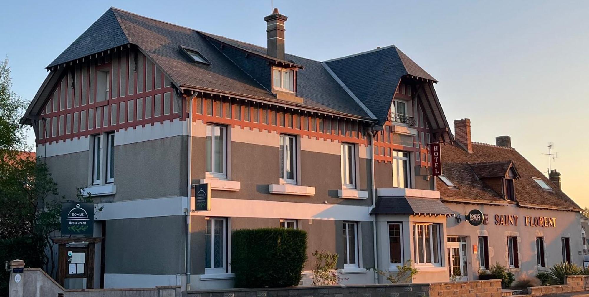 Logis Hotel Le Saint Florent Mont-pres-Chambord Екстер'єр фото