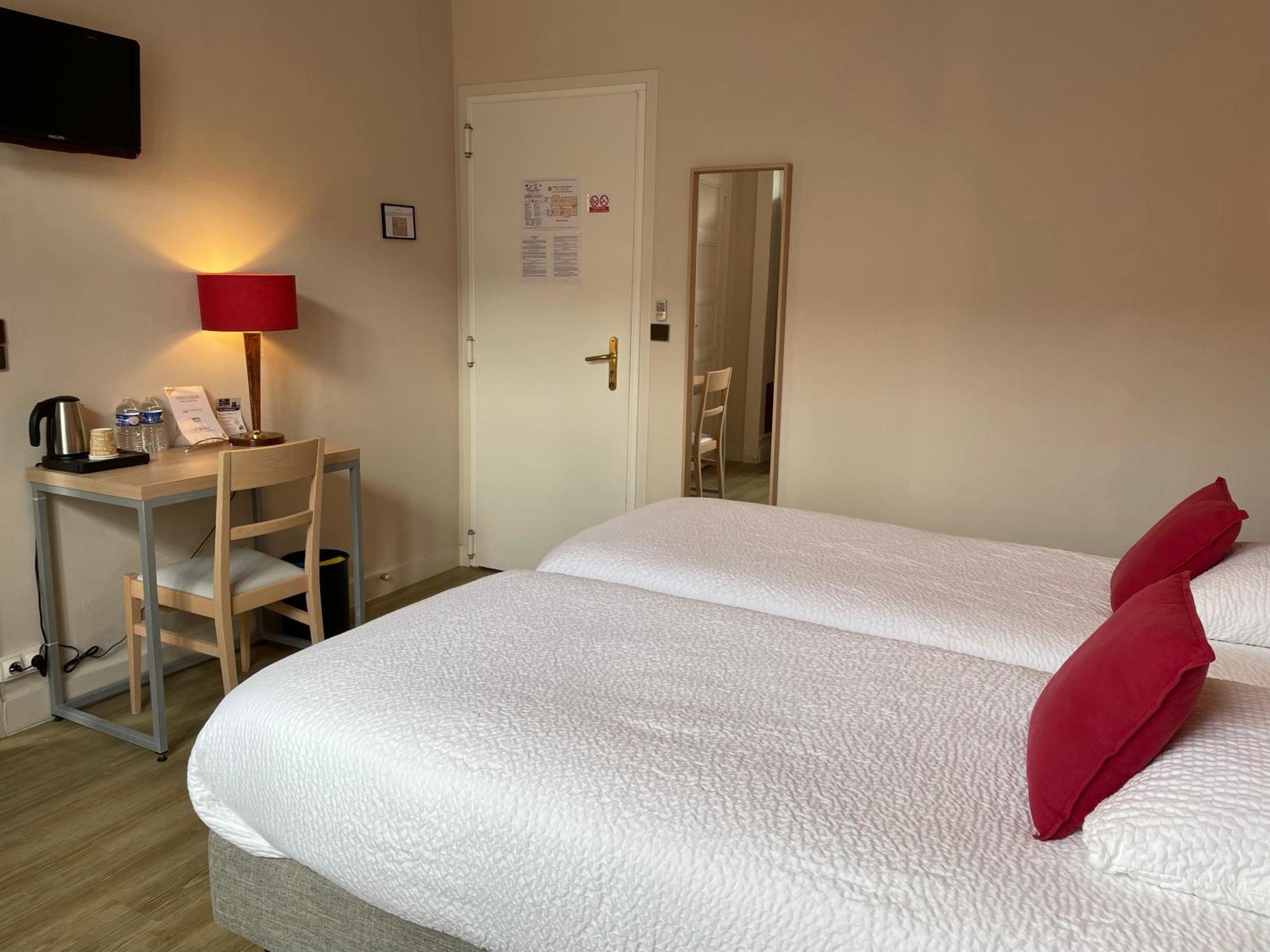 Logis Hotel Le Saint Florent Mont-pres-Chambord Екстер'єр фото