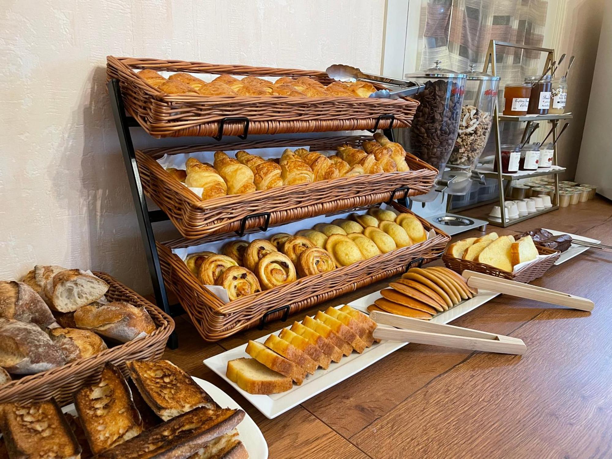 Logis Hotel Le Saint Florent Mont-pres-Chambord Екстер'єр фото