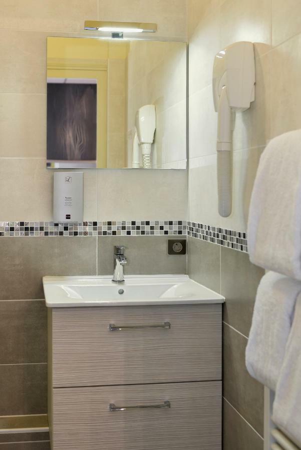 Logis Hotel Le Saint Florent Mont-pres-Chambord Екстер'єр фото